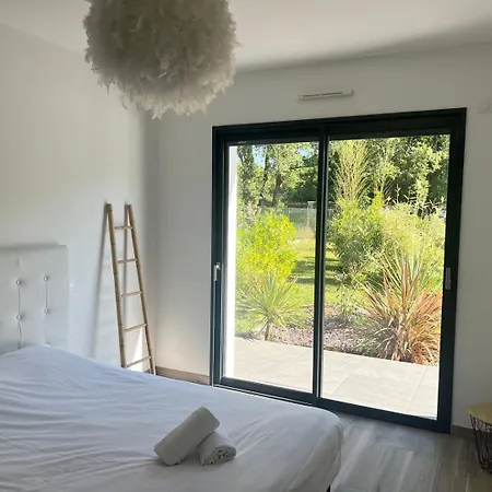 Le Jardin D'eden : Superbe Face A La Foret Pouille (Vienne)
